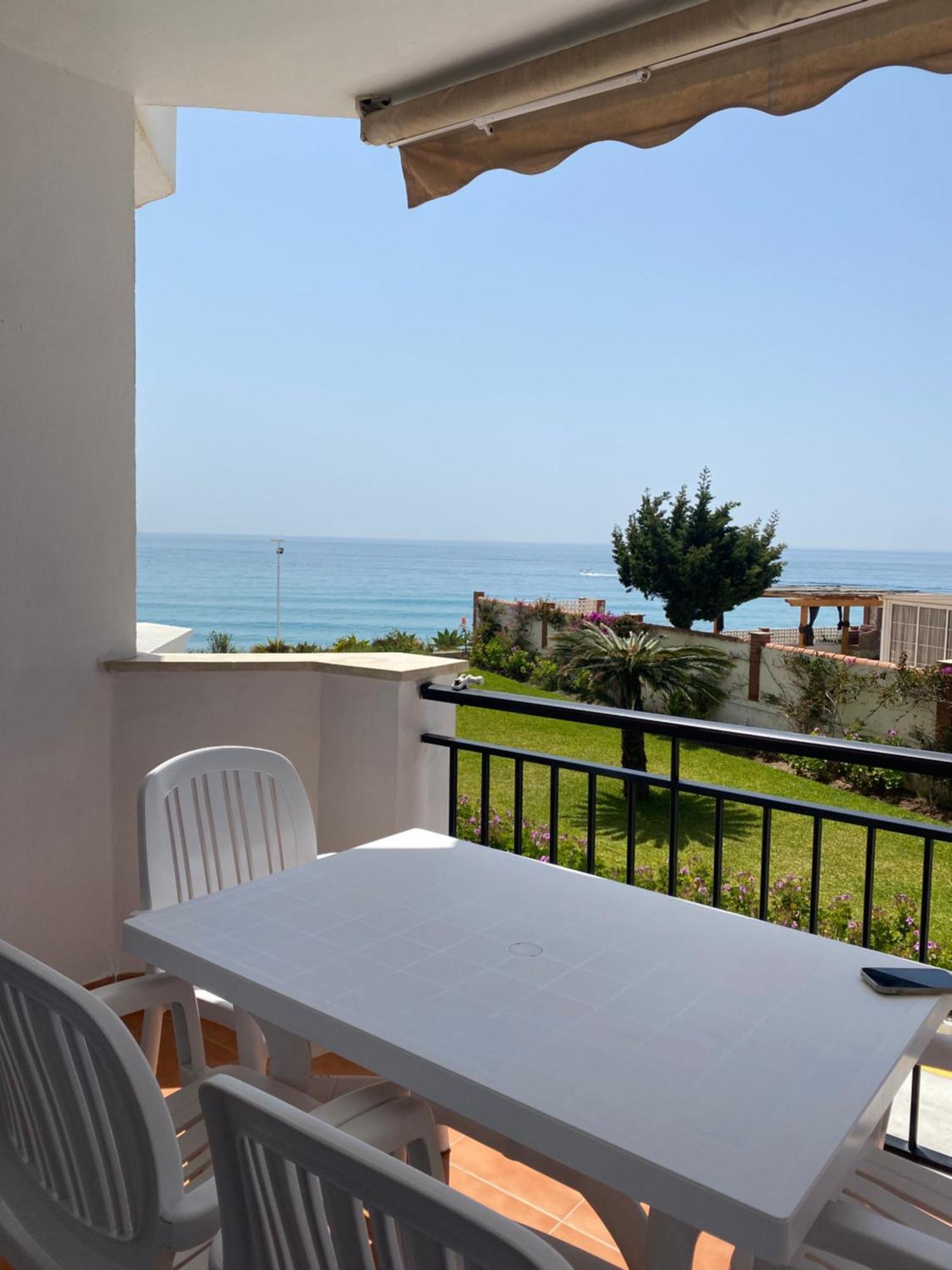 Apartamento A Pie De Playa. Nerja Exterior photo